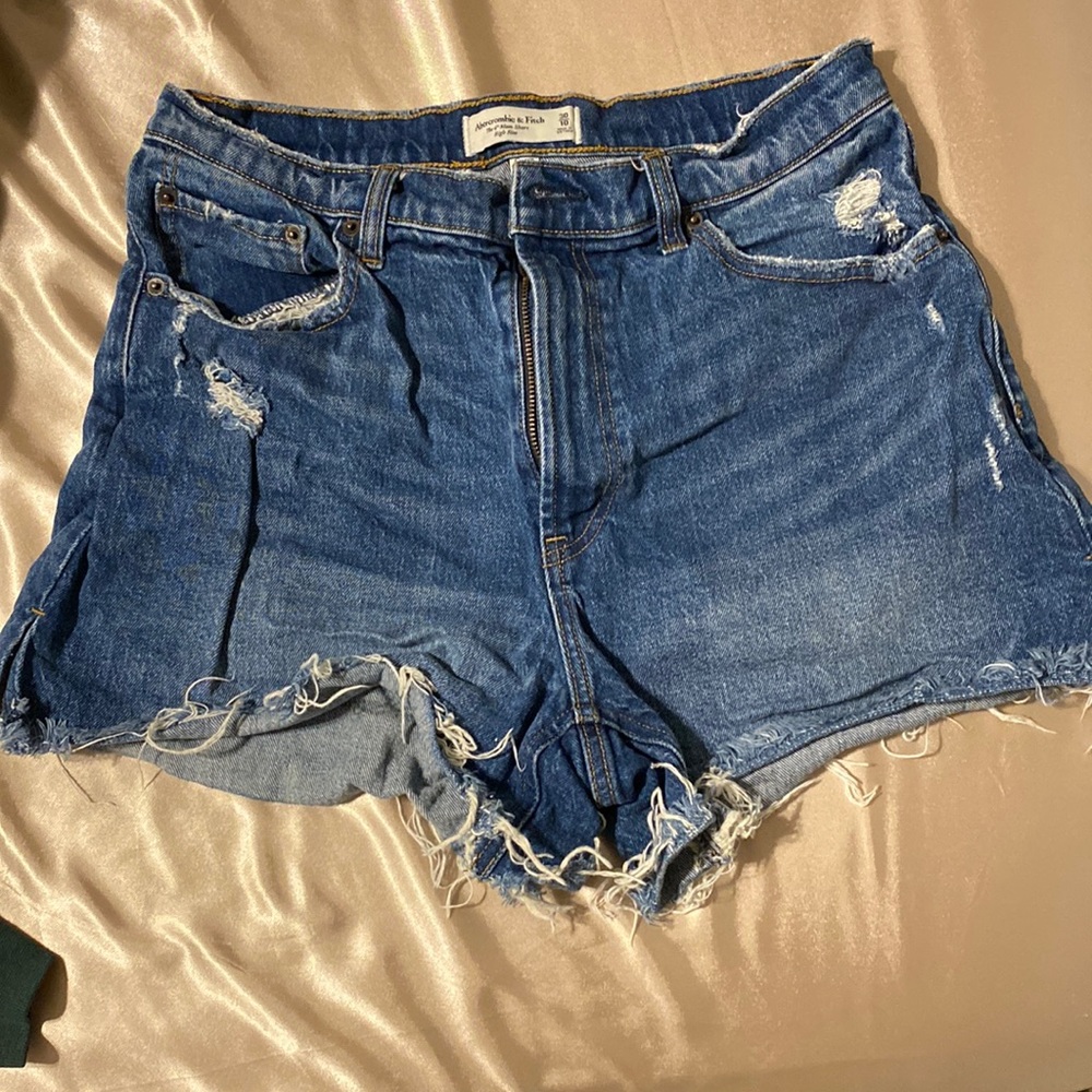 Abercrombie | curve love | high rise mom short 4in inseam | size 10/30